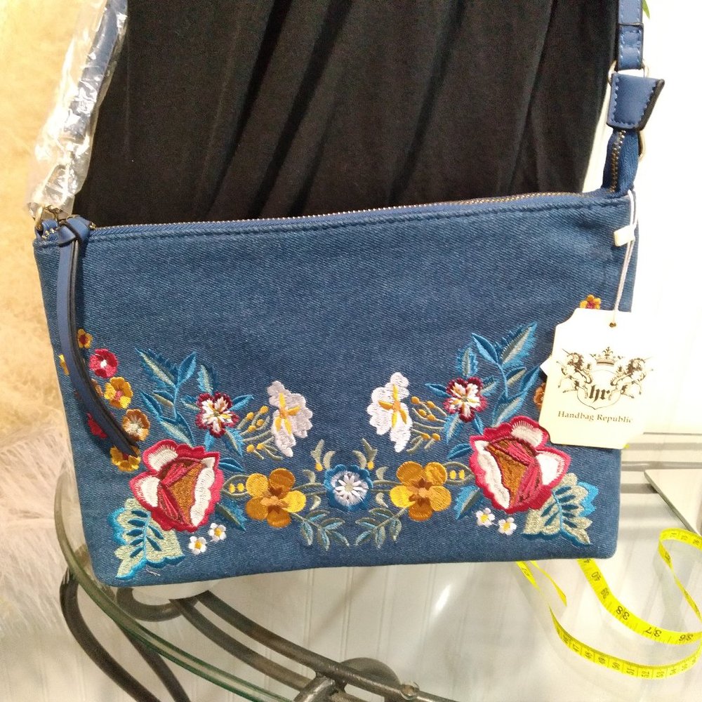 NWT Handbag Republic Boho Vegan Leather Crossbody Clutch Bag Purse Embroidered